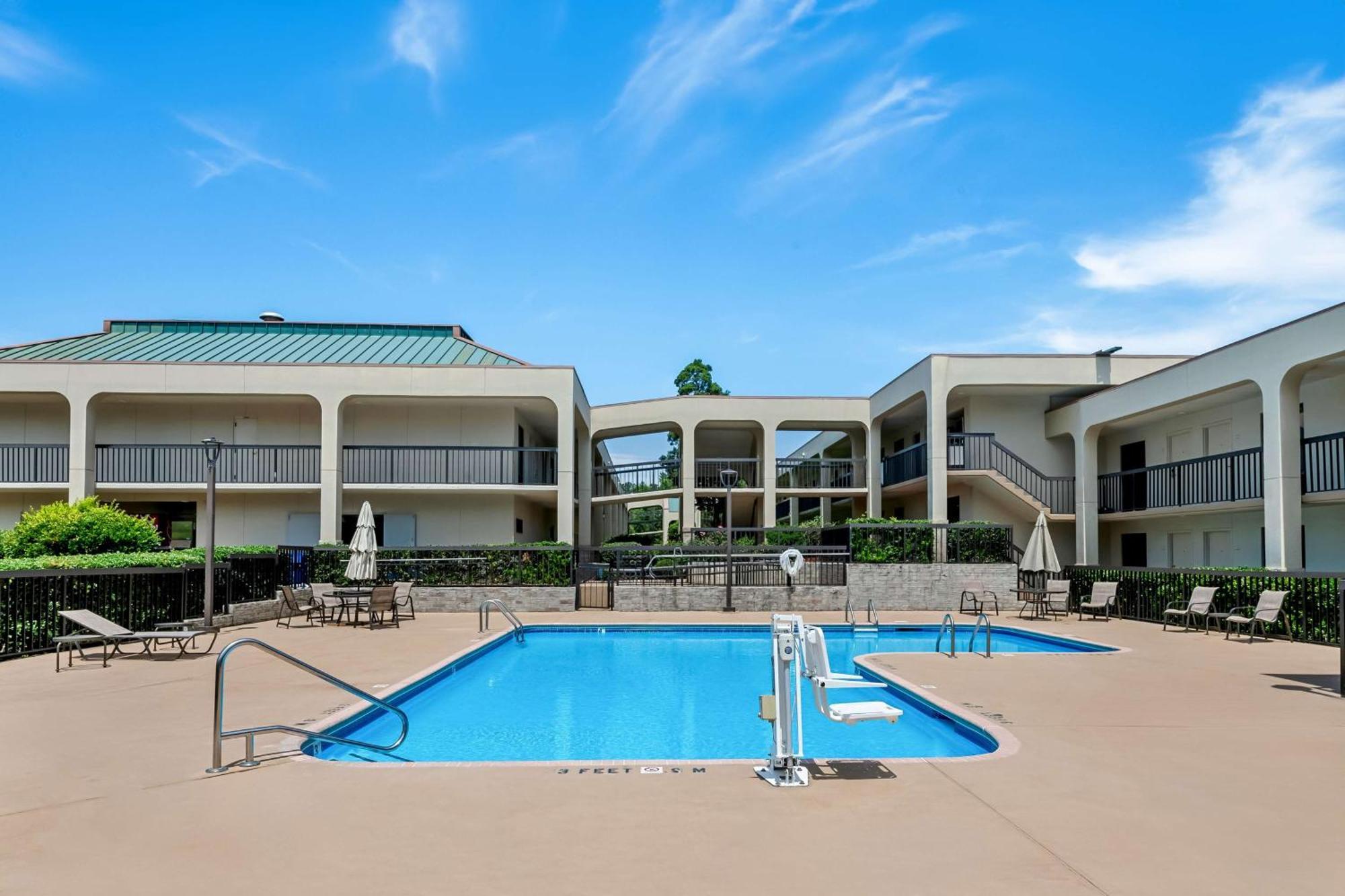 Surestay Plus Hotel By Best Western Southern Pines Pinehurst Ngoại thất bức ảnh