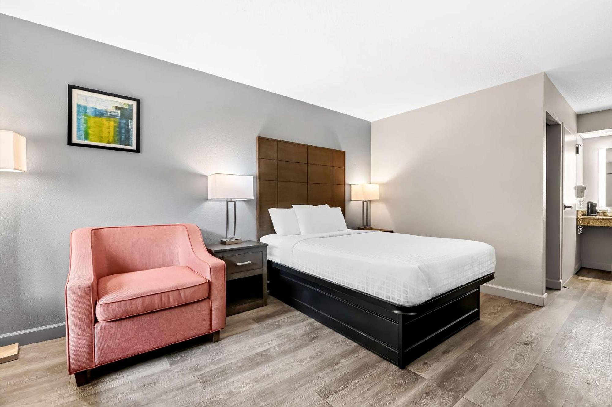 Surestay Plus Hotel By Best Western Southern Pines Pinehurst Ngoại thất bức ảnh