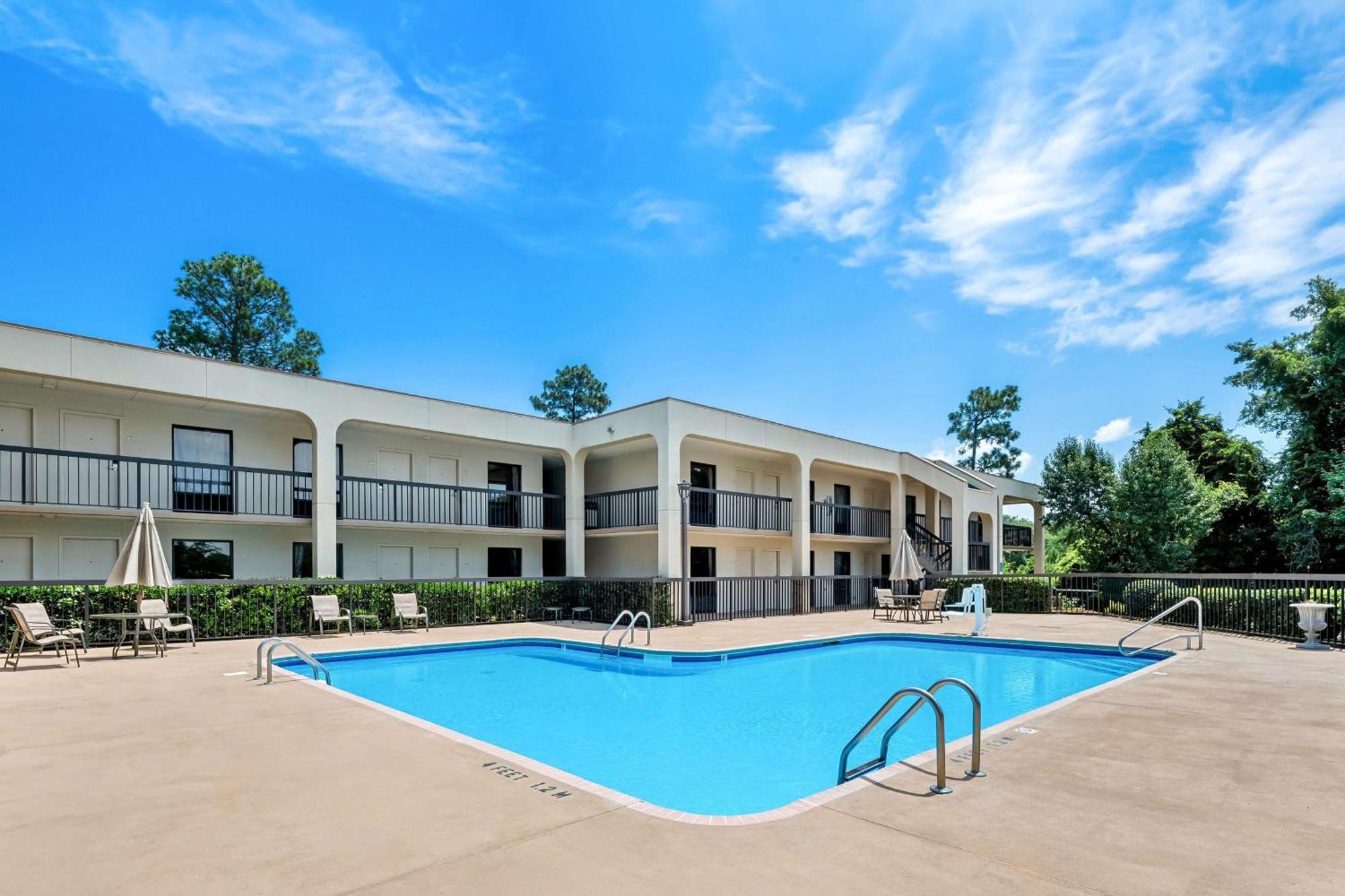 Surestay Plus Hotel By Best Western Southern Pines Pinehurst Ngoại thất bức ảnh