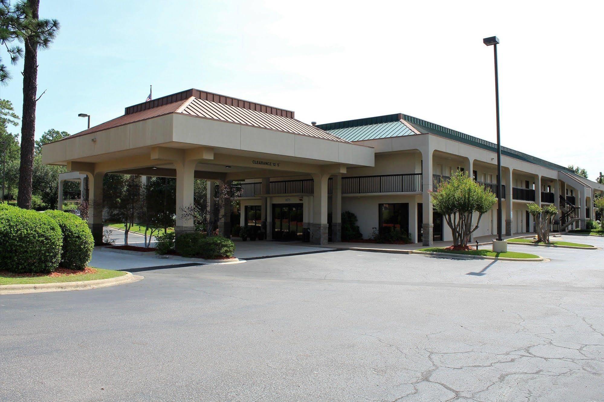 Surestay Plus Hotel By Best Western Southern Pines Pinehurst Ngoại thất bức ảnh