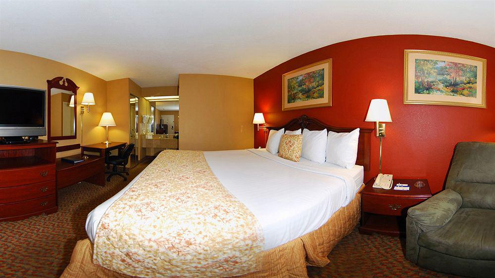 Surestay Plus Hotel By Best Western Southern Pines Pinehurst Ngoại thất bức ảnh