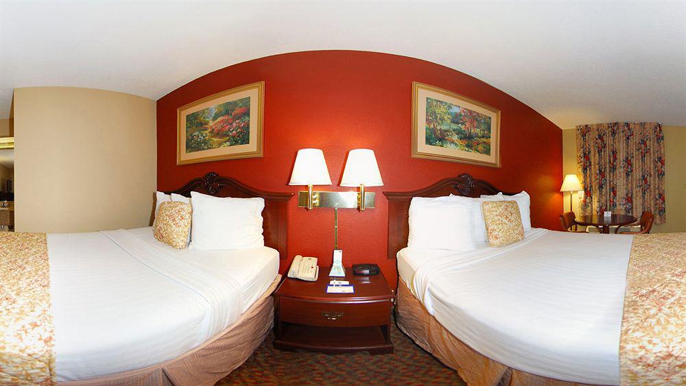 Surestay Plus Hotel By Best Western Southern Pines Pinehurst Ngoại thất bức ảnh
